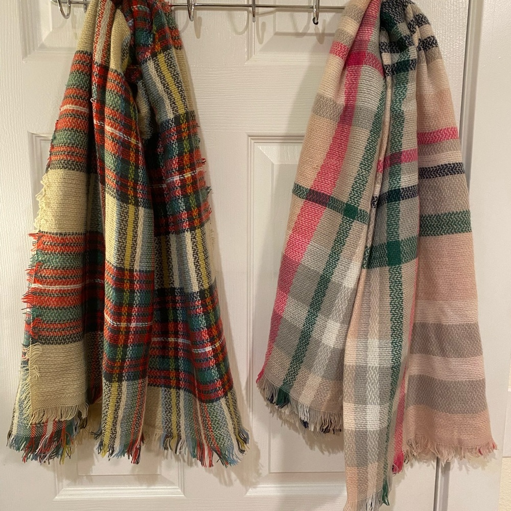 Plaid Patterned Scarves Set